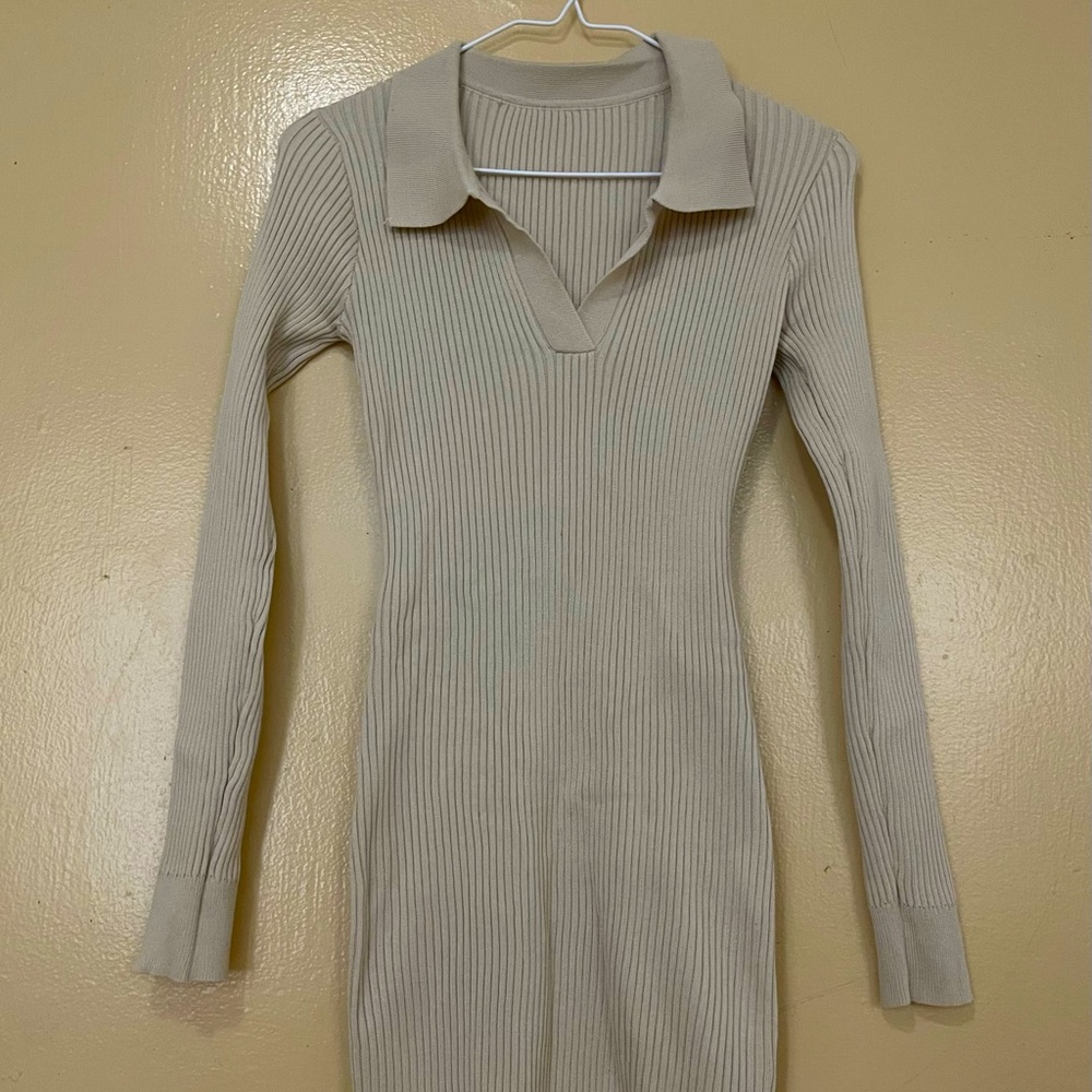 Beige- bodycon long sleeve collar dress. (No issues or damage) size 00-2/XS-S